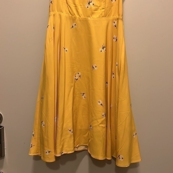 NWT Yellow Sundress - Picture 7 of 10